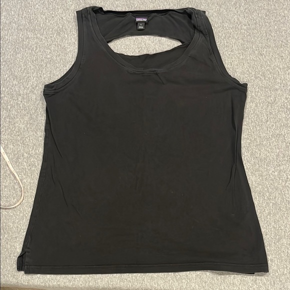 Patagonia Tops - Patagonia women’s Large black tank top.